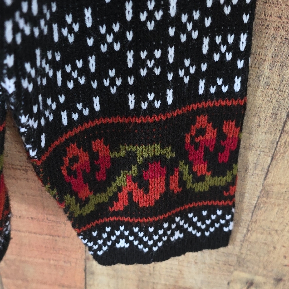 Tally Ho Black and White Patterned Cardigan with Red Accent Border - Picture 10 of 11